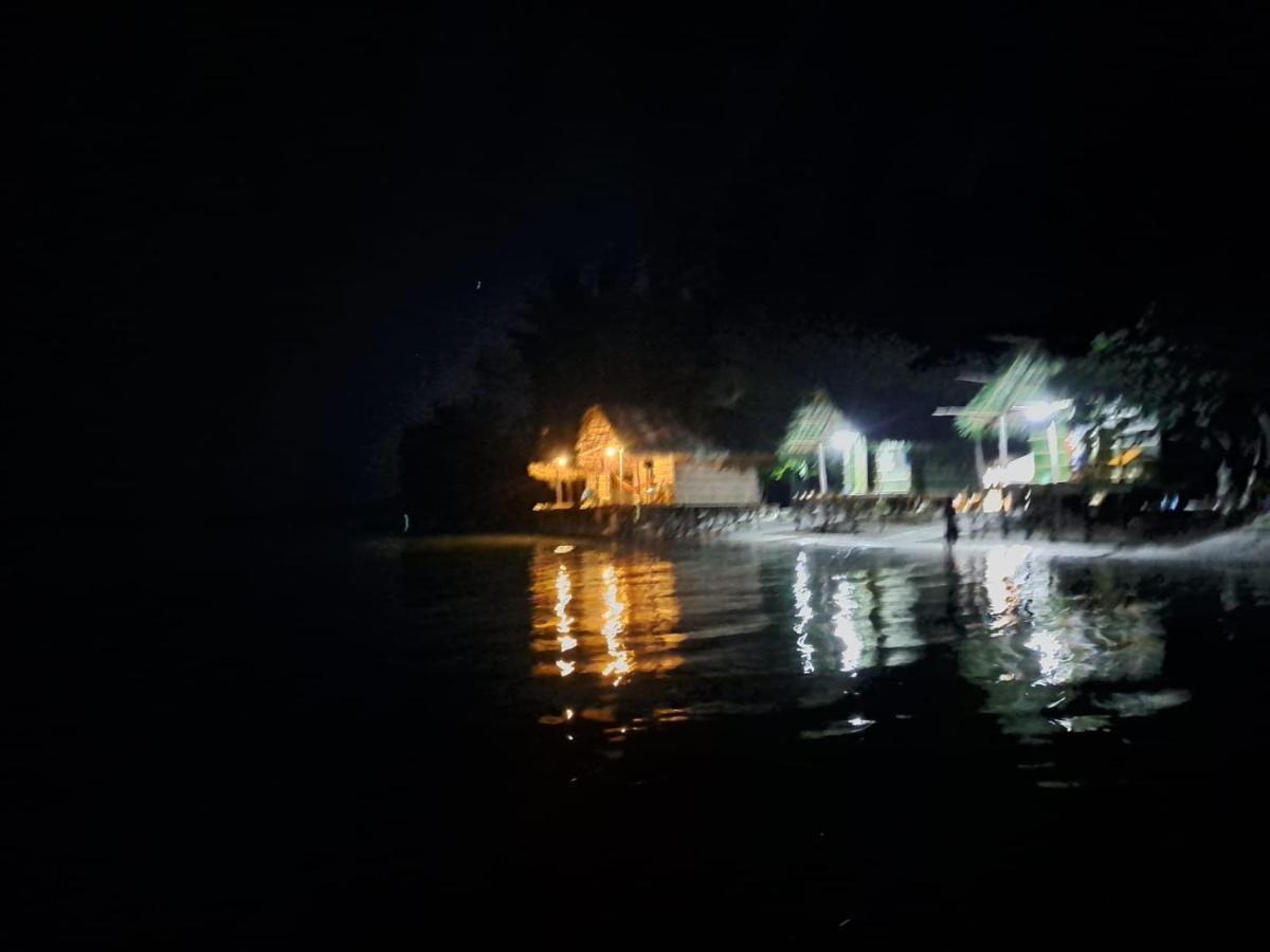Coco Huts Guest House Waisai Zewnętrze zdjęcie