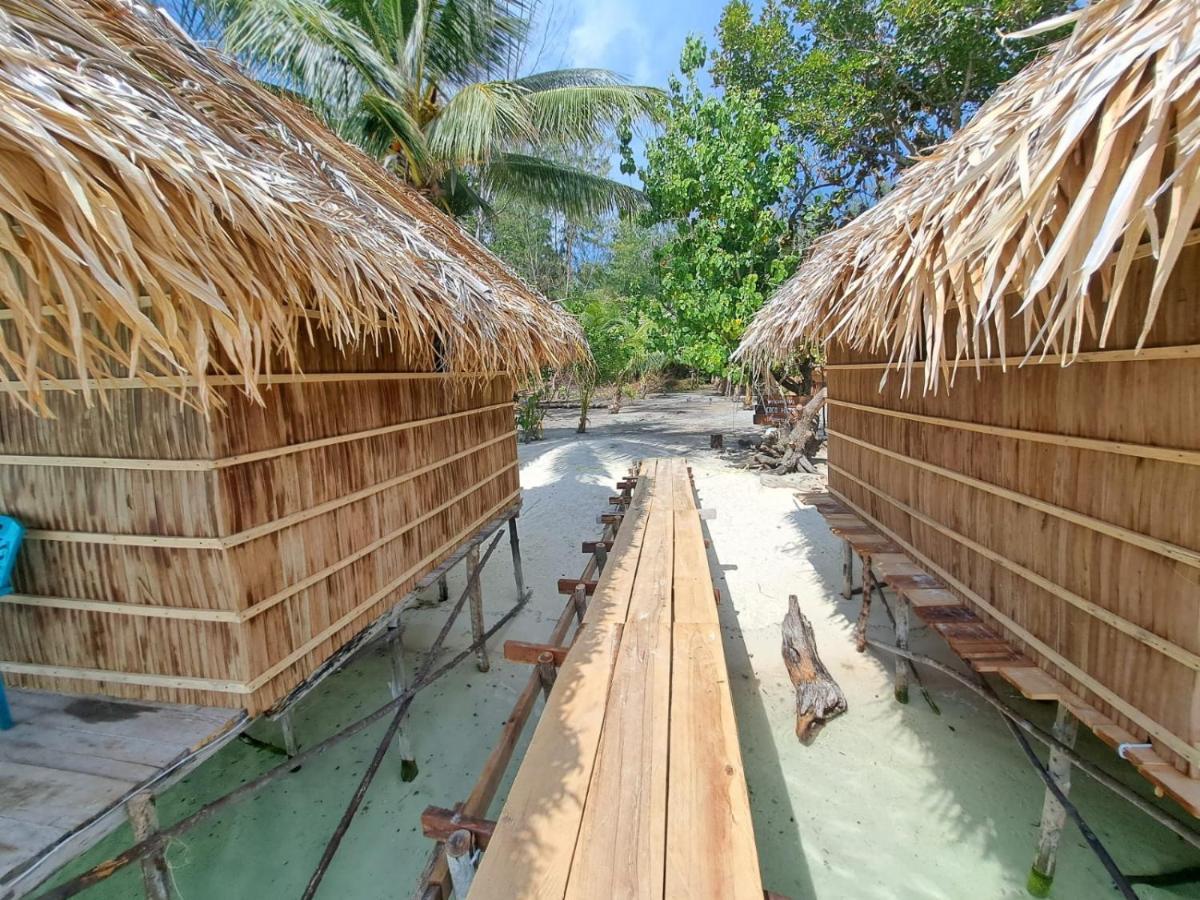 Coco Huts Guest House Waisai Zewnętrze zdjęcie