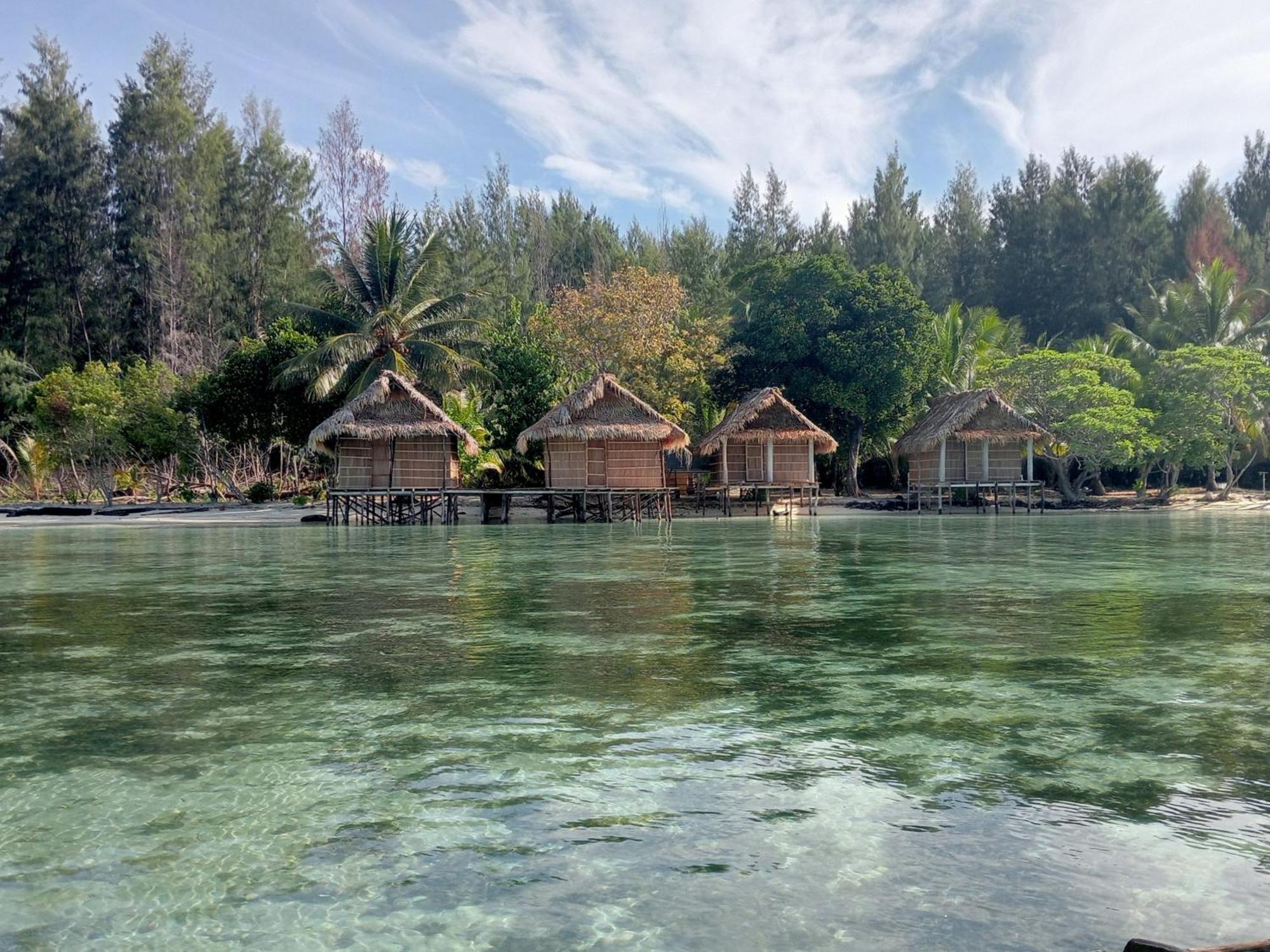 Coco Huts Guest House Waisai Zewnętrze zdjęcie