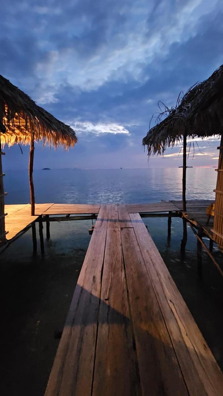 Coco Huts Guest House Waisai Zewnętrze zdjęcie