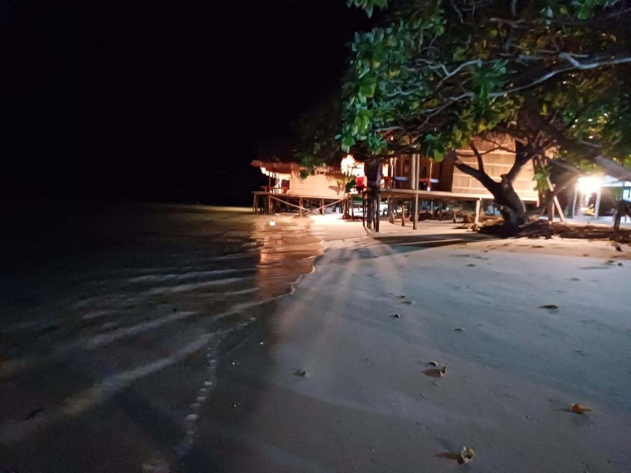 Coco Huts Guest House Waisai Zewnętrze zdjęcie